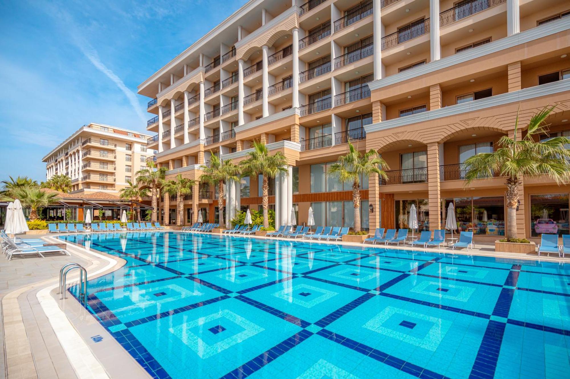 Sun Heaven Family & Hotell 5*